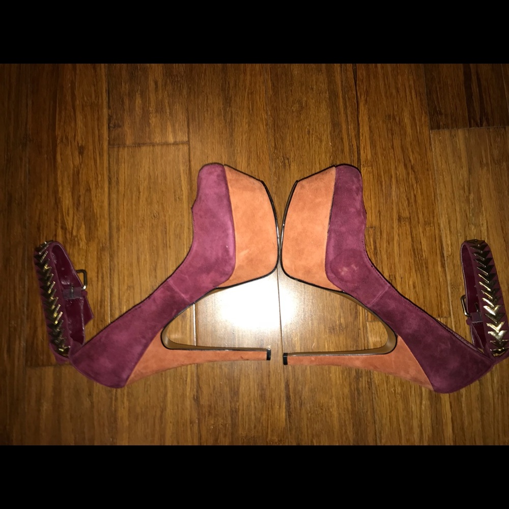 H by Halston 6” platform heels